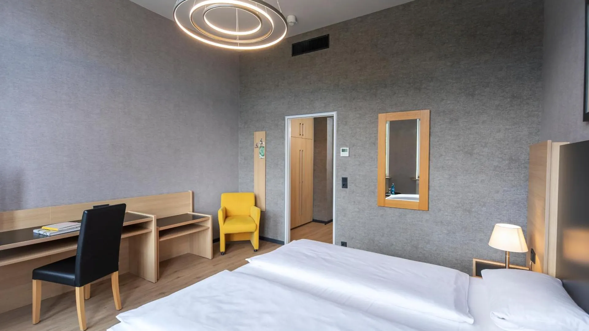 Roomingtons Hotel Franziskushoehe Lohr